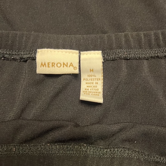 Women’s Medium black skirt with slit and sequin - Picture 4 of 5